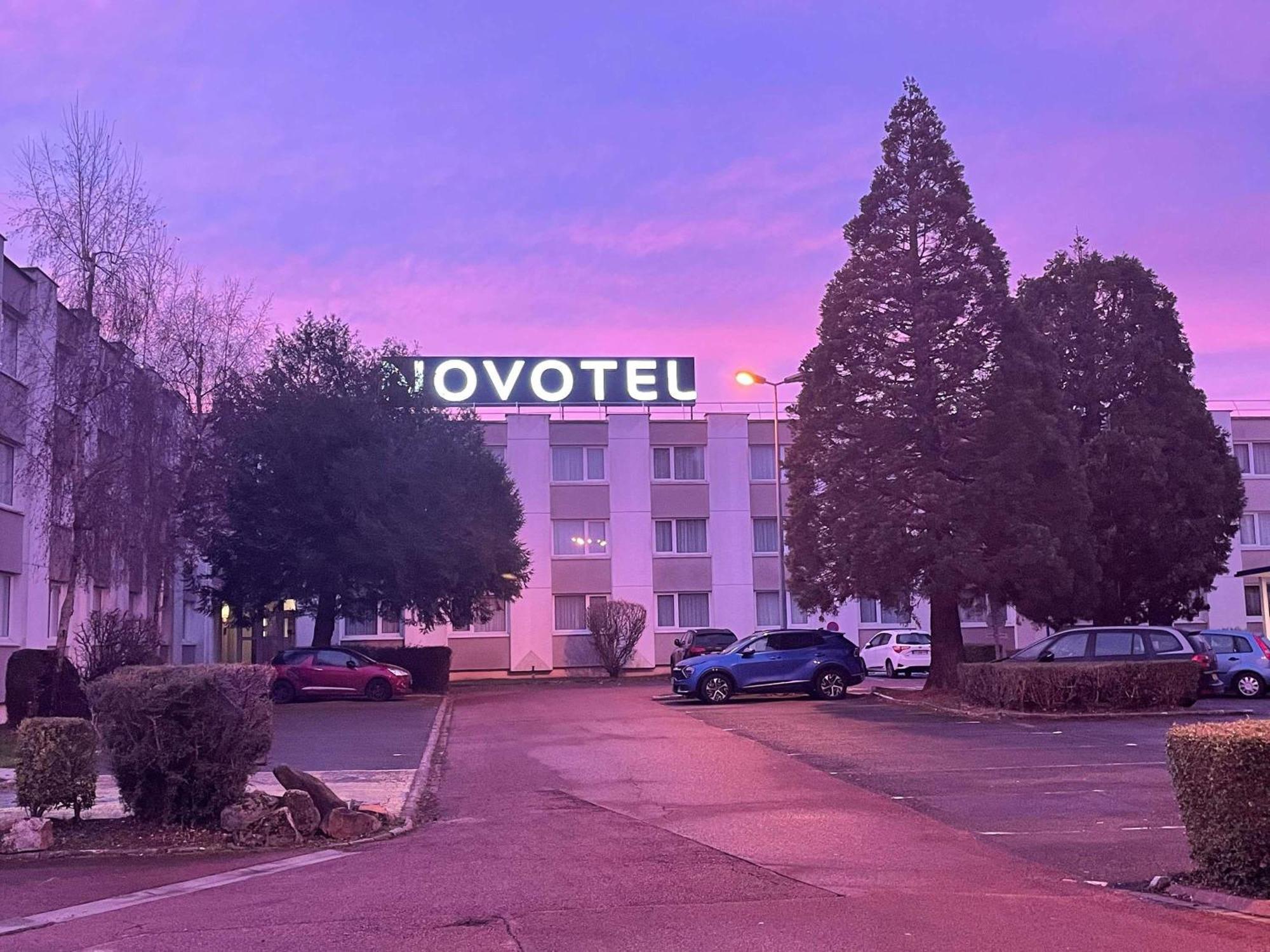 Novotel Saclay Eksteriør bilde