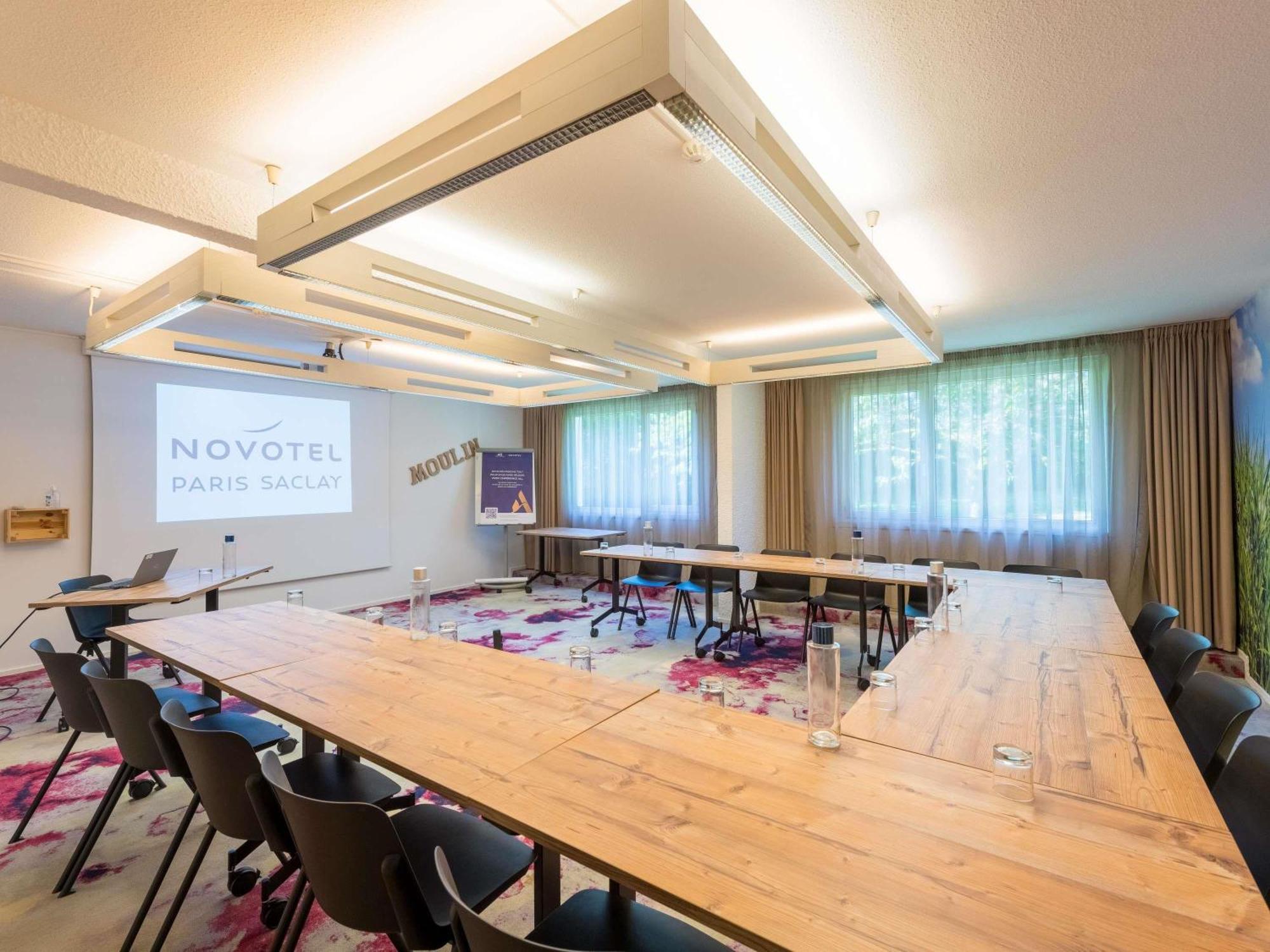 Novotel Saclay Eksteriør bilde