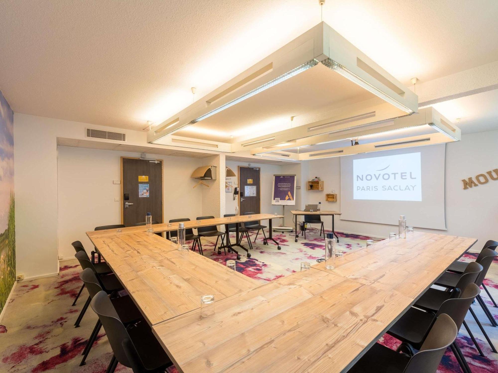 Novotel Saclay Eksteriør bilde