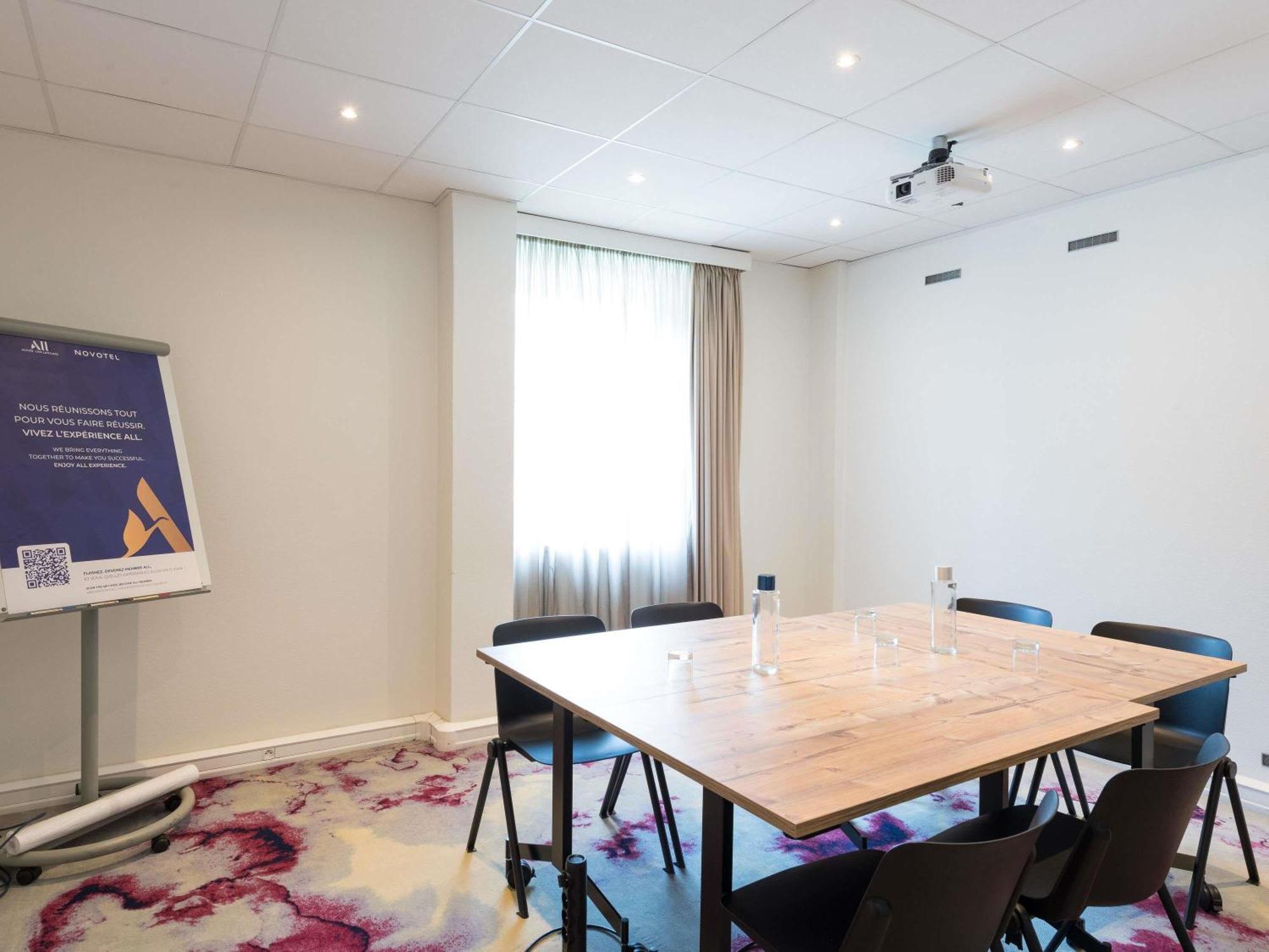 Novotel Saclay Eksteriør bilde