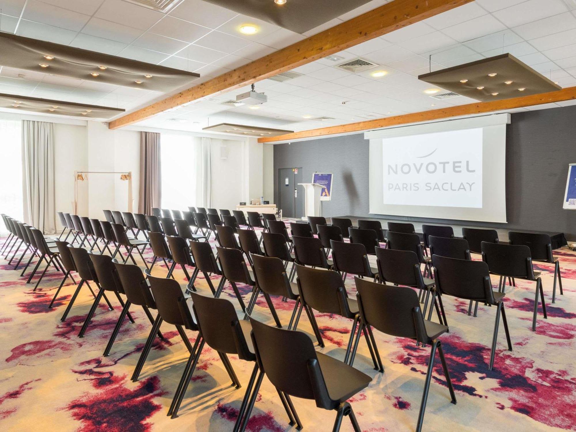 Novotel Saclay Eksteriør bilde