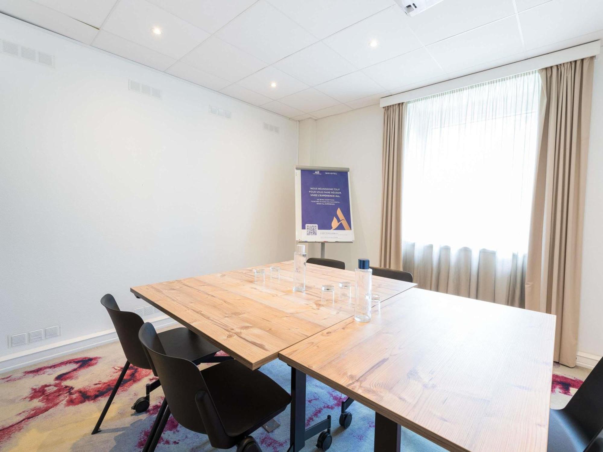 Novotel Saclay Eksteriør bilde