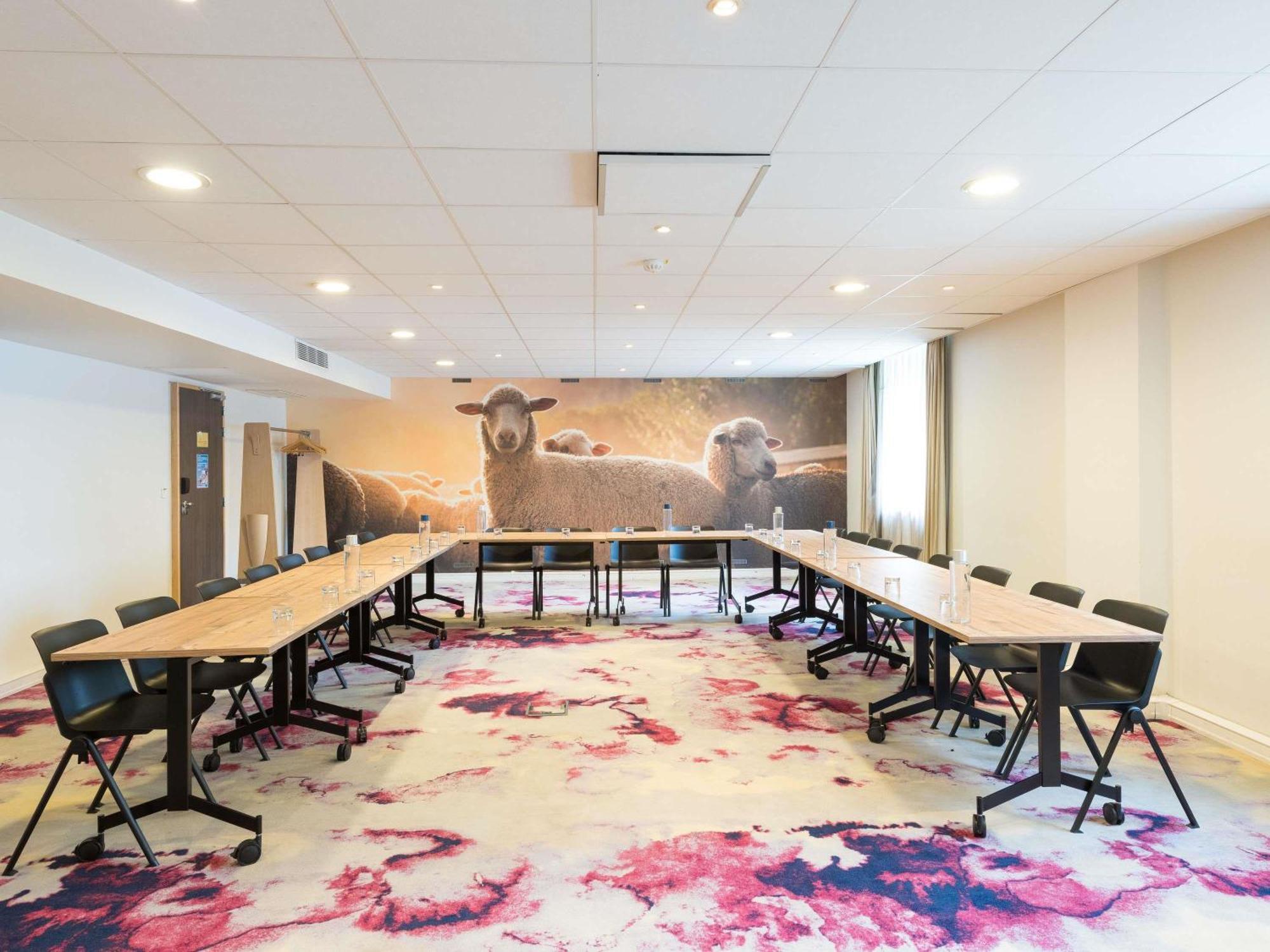 Novotel Saclay Eksteriør bilde