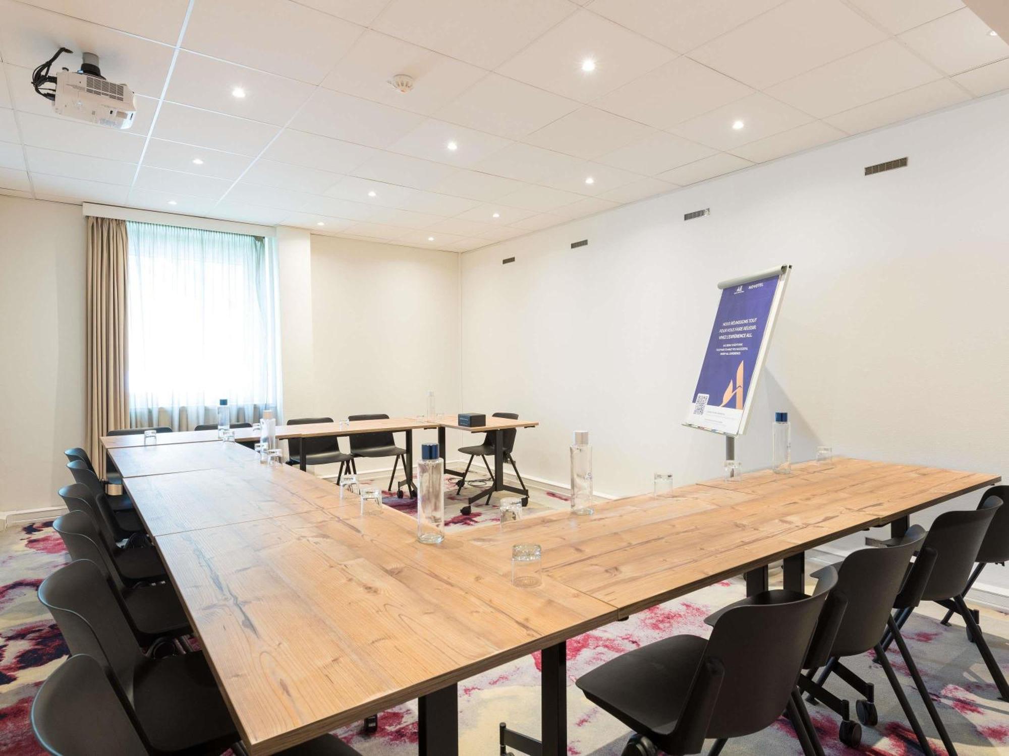 Novotel Saclay Eksteriør bilde